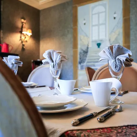 La Maison Oubliee Bed and Breakfast 3*